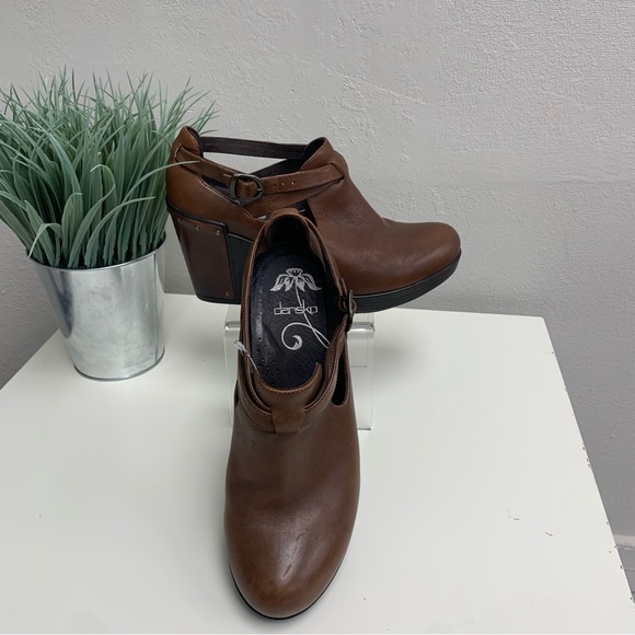 Dansko “Franka” Wedge clogs in Antique Cognac brown leather. - Picture 2 of 5